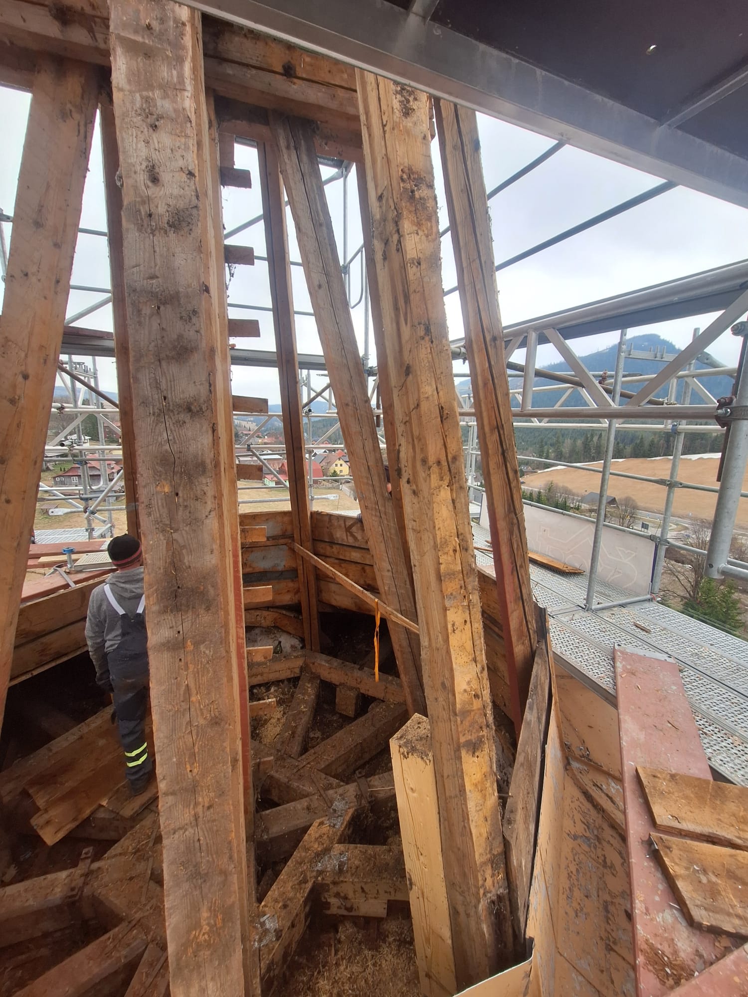 Veža kostola, 15.4.2026